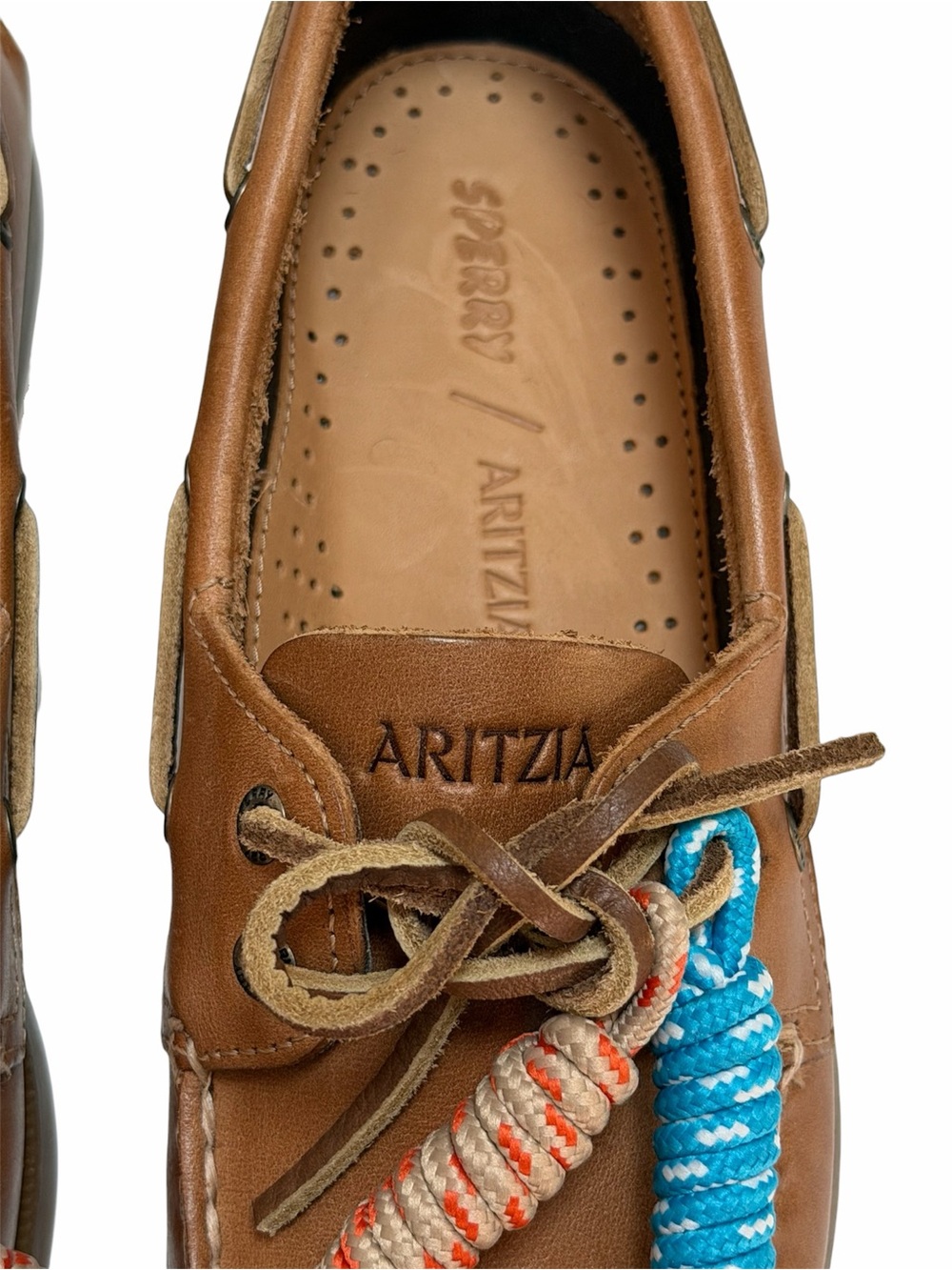 Sperry x Aritzia AO Boat Shoe Smooth Leather in Sahara Sand - Picture 3 of 6